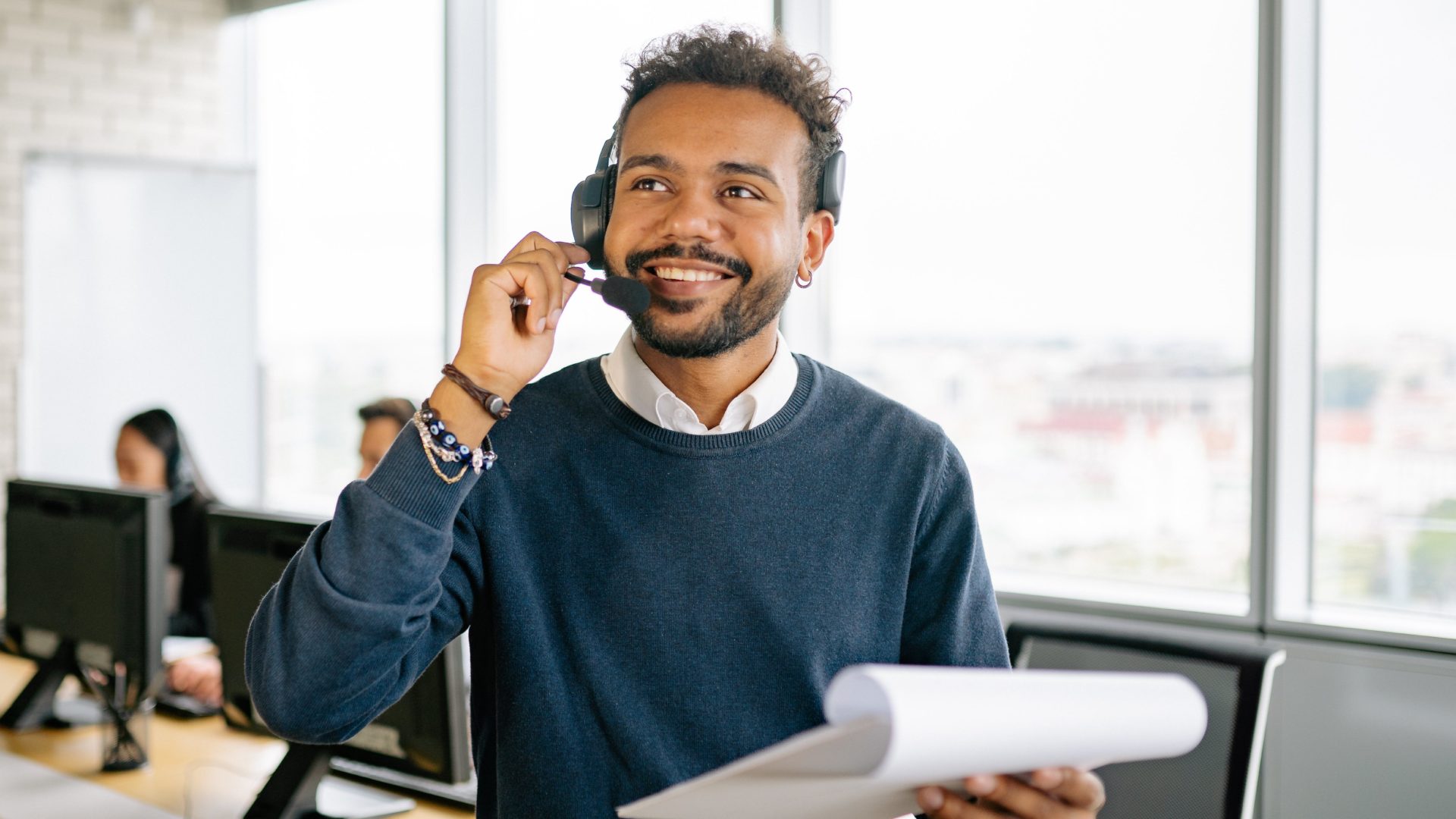 télésecrétaire qui répond aux appels de clients